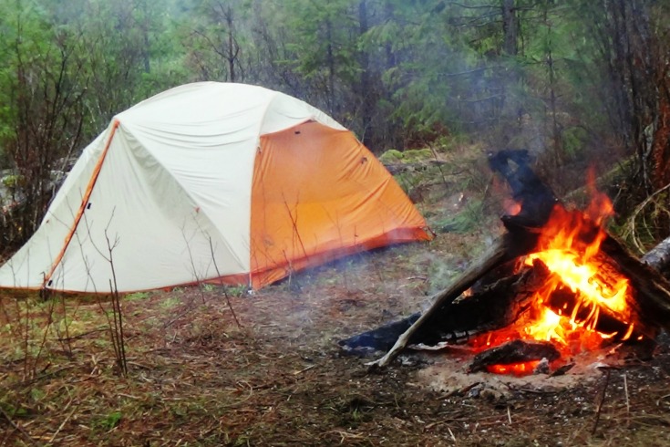 A relaxing morning around the fire where we waited for the rain to pass and the fog to lift for clear visibility.